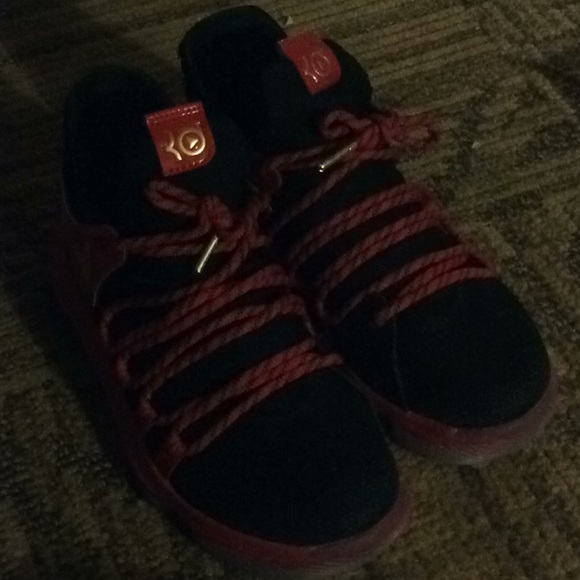 Nike KD RED/BLACK/GOLD - Picture 2 of 6